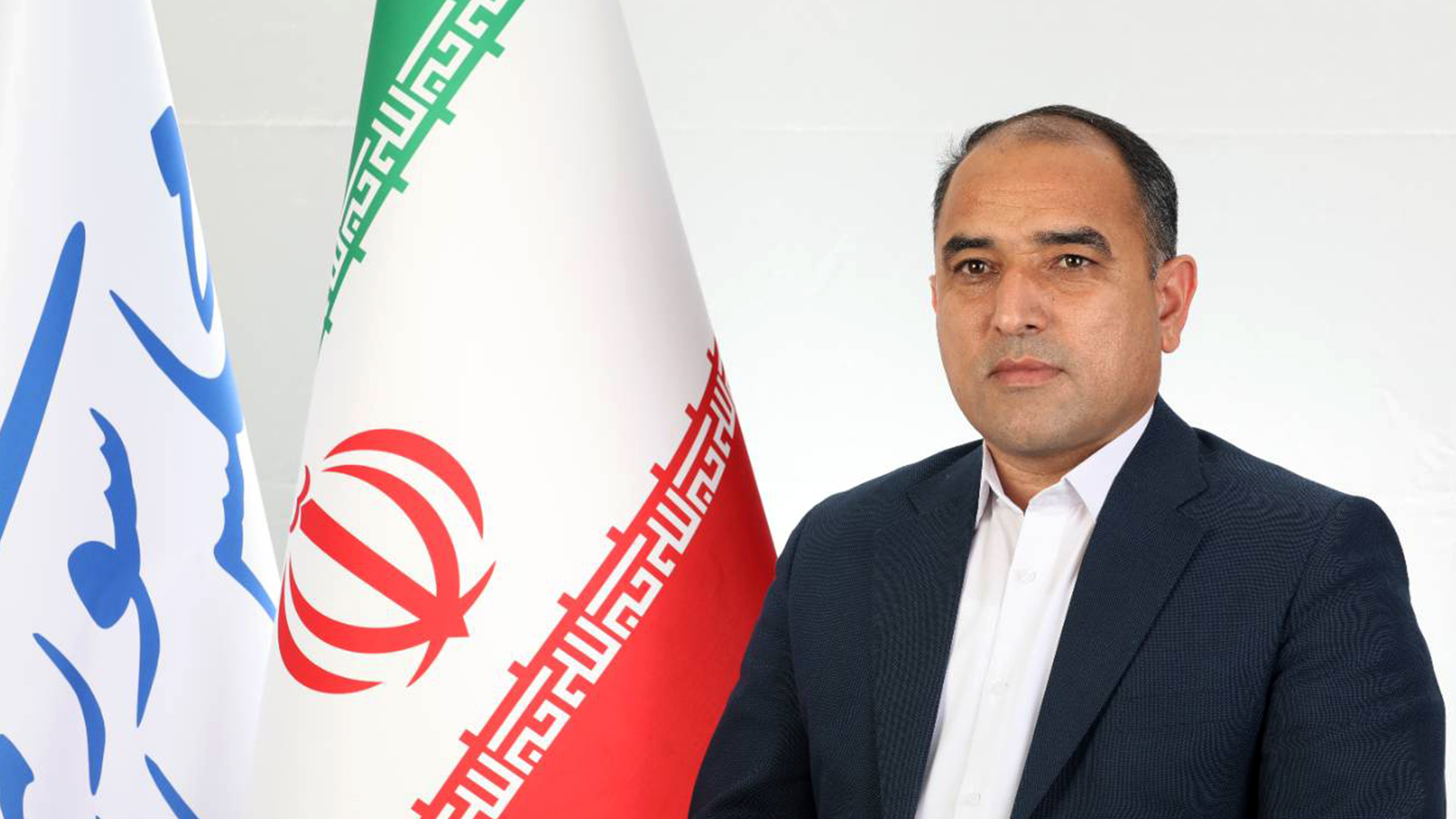 برون رفت از مشکلات داخلی کشور با اجرای کامل قوانین، نظارت مستمر و صحیح میسر می‌شود